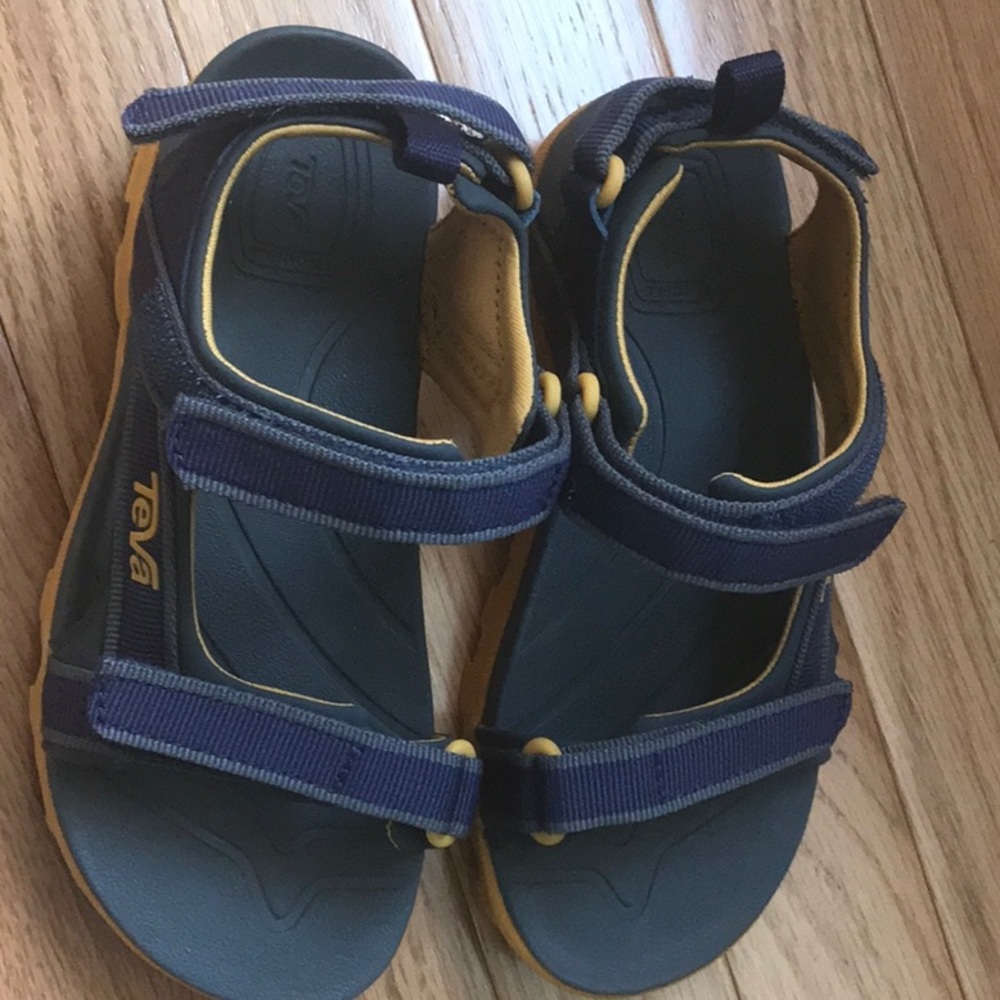 Boys Teva Sandals NWOT